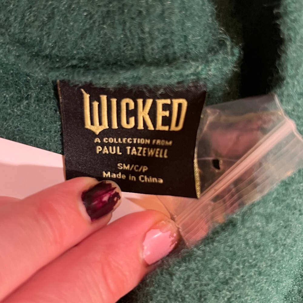 Wicked movie green cardigan sweater Ariana Grande movie Paul Tazewell design NEW - Picture 8 of 9